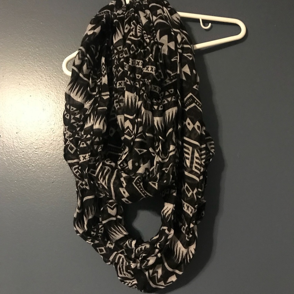 Infinity scarf